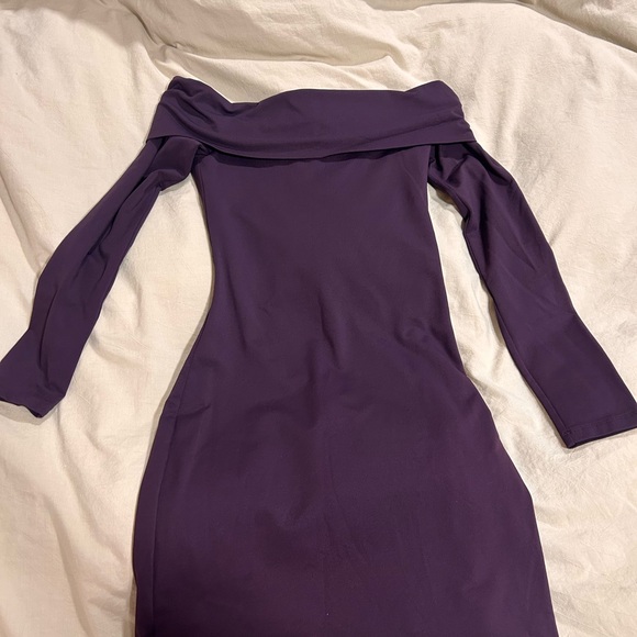 Aritzia Dresses & Skirts - Aritzia Castoro Contour Off the Shoulder Dress